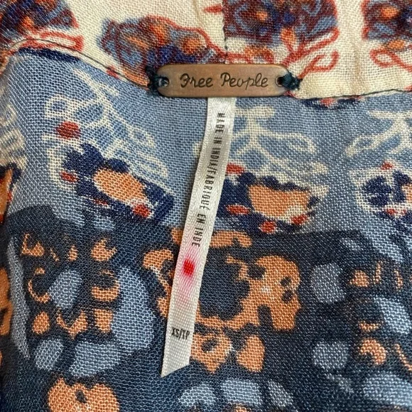 Free People Caravan Floral Button Patchwork Boho Rayon Top XS - Picture 9 of 12